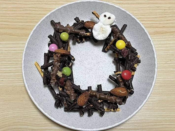 『ポッキー』を半分に折って…　できた『クリスマスのお菓子』に「かわいい」「これは盛り上がる」