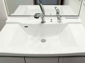 「家族みんなで使うから…」　プロが実践する『洗面所の使い方』で、もう散らからない！