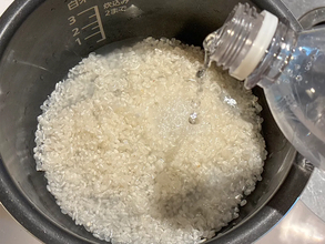 ご飯の仕上がりが『炭酸水1本』で変わる　簡単ワザを試すと「いつもよりふっくら！」
