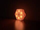 「ダイソーの『六角形タッチライト』、3つ繋げると…？「220円とは思えないほどオシャレ！」」の画像7