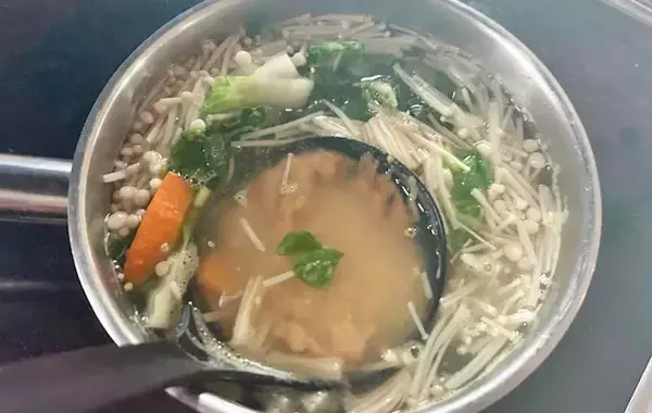 「味噌汁を見た息子が「なんか白くない？」　ちょい足しした意外な食材とは…？」の画像