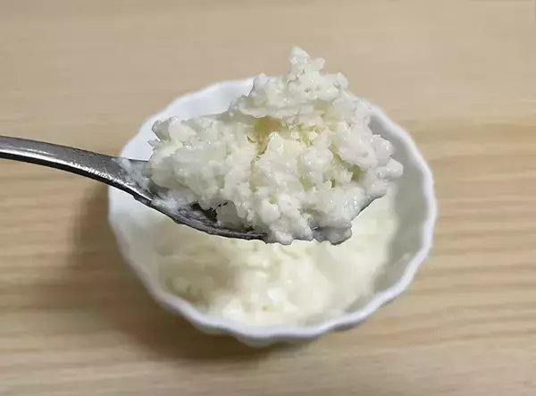 「水と一緒に1個まるごとレンチン！　『チーズデザート6P』の冷凍スイーツを試してみた」の画像