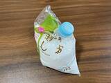 「ペットボトルを『3cm』切るだけ！　調味料保存に便利な再利用法が「簡単」」の画像6