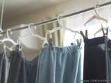 「洗濯物、生乾きのニオイはなぜ起きる？　服のプロに聞いた『正しい対策』」の画像1