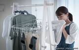 「洗濯物、生乾きのニオイはなぜ起きる？　服のプロに聞いた『正しい対策』」の画像2