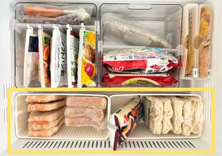 冷凍食品と保冷剤でパンパンな冷凍庫　整理のプロが収納すると【アイディア7選】