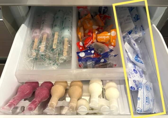 冷凍食品と保冷剤でパンパンな冷凍庫　整理のプロが収納すると【アイディア7選】