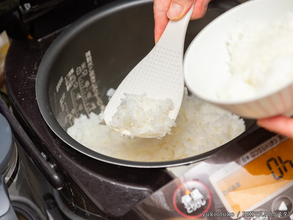 しゃもじにご飯がくっつくのは寿命？　メーカーに聞いた原因と買い替えサイン
