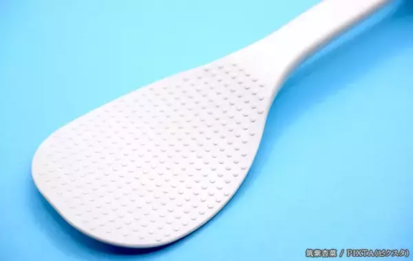 「しゃもじにご飯がくっつくのは寿命？　メーカーに聞いた原因と買い替えサイン」の画像