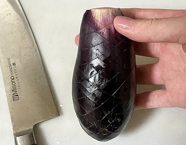 炊飯器にナスを丸ごとドボン　炊きあがりに「病みつきになる」「おにぎりにもいい」
