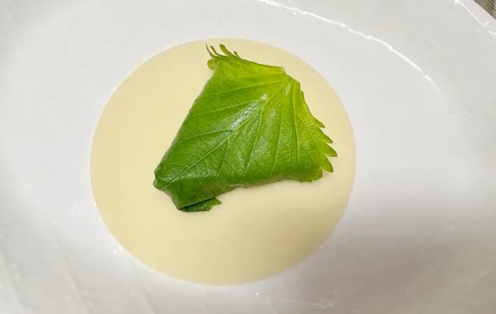 材料3つだけ！　餃子の皮で包む簡単つまみに「1箱分じゃ足りなかった」