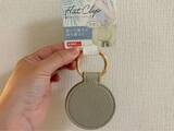 「一見するとキーホルダー　バッグの持ち手についた『キャンドゥグッズ』の正体は…」の画像1