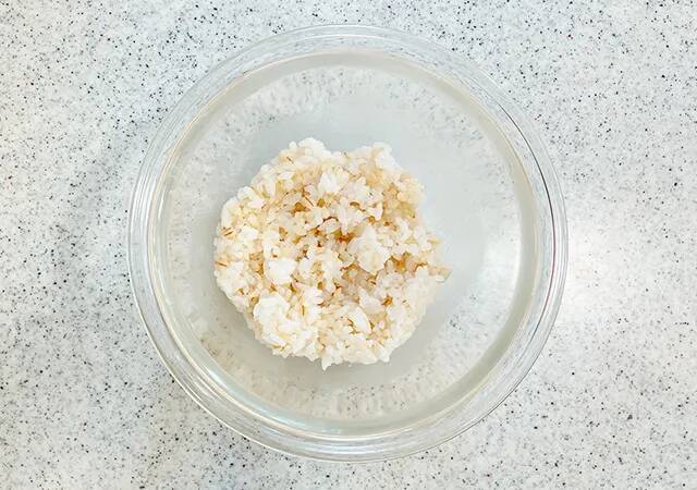 【レシピ】ボウルにご飯を入れて？　できた絶品『焼きおにぎり』がたまらん…！