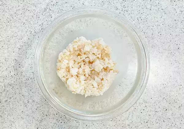 「【レシピ】ボウルにご飯を入れて？　できた絶品『焼きおにぎり』がたまらん…！」の画像