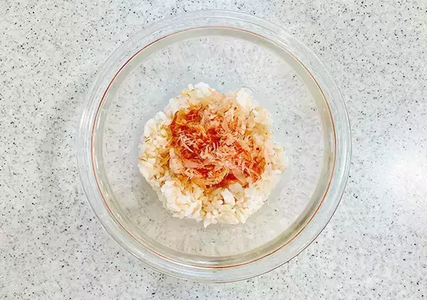 「【レシピ】ボウルにご飯を入れて？　できた絶品『焼きおにぎり』がたまらん…！」の画像