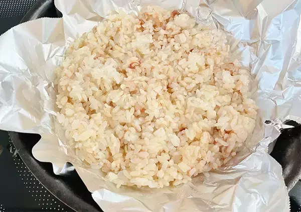 「【レシピ】ボウルにご飯を入れて？　できた絶品『焼きおにぎり』がたまらん…！」の画像