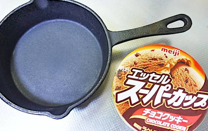 溶かしたスーパーカップにマシュマロをのせて…　できたスイーツに、子供が大興奮！