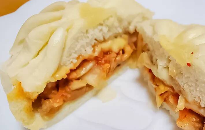 夫に作ったら「また食べたい！」　カットした肉まんに詰めたのは…