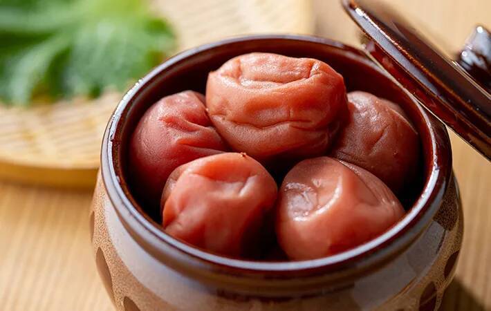 梅干しに『白いポツポツ』…食べてもOK？　メーカーに聞いた