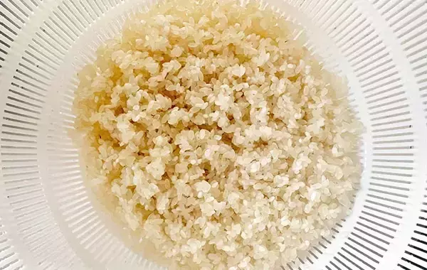 「炊飯器に卵を割り入れて…　できた簡単ご飯に「子供がペロリ」「作業5分」」の画像