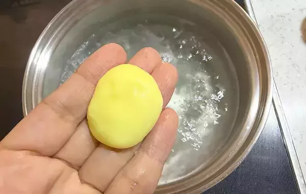 「夏が終わると使わない『かき氷シロップ』　消費する方法に「子供が喜ぶ」」の画像