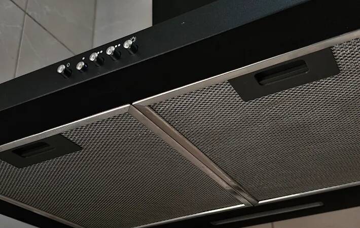 レンジフード、長持ちさせるための『ベストなお手入れ』は？　メーカーに聞いた