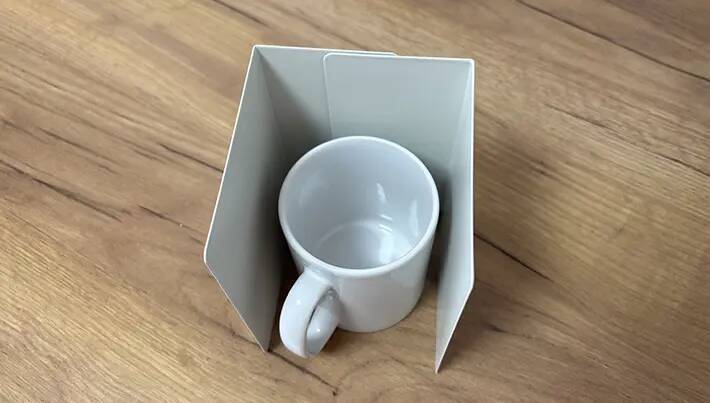ブックエンド2個使うだけ！　誰でもできるコーヒーのおいしい淹れ方に「この手があったか」