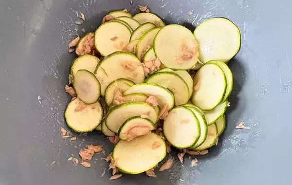 「もう1品欲しい時に！味の素発案のズッキーニアレンジが「無限に食べられる」」の画像