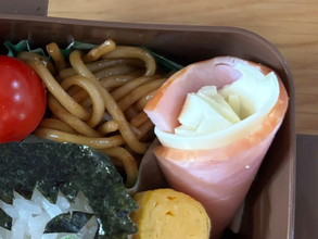 遠足の朝に遅刻した母親　即興でひらめいた『キャラ弁』に「すごいな」