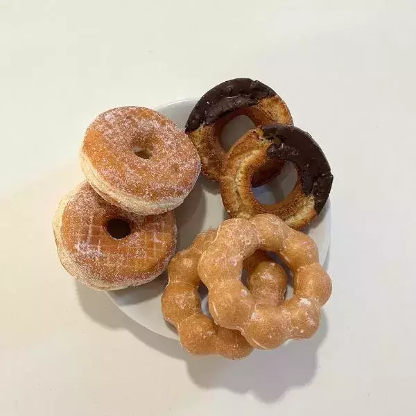 「ただ冷蔵庫に入れるのはＮＧ？　ドーナツをおいしく保つ『正解』に「知らなかった」」の画像