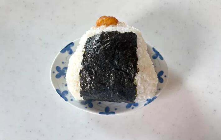 脱マンネリ！　おにぎりの意外な具材に「ラクすぎ」「高校生息子がドハマり」