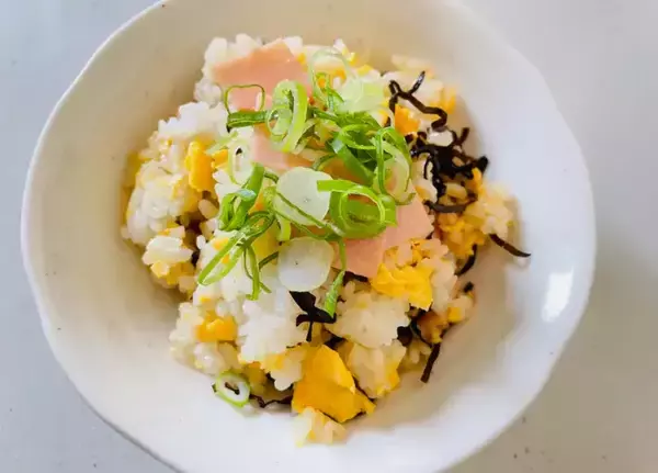 「いつものチャーハンに飽きたらこれ！塩こんぶチャーハン試してみた」の画像