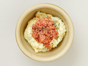 普通のポテサラに飽きたらやってみて！　一瞬で高級料理風になる魔法のトッピングとは