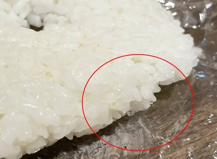 ご飯をラップで包む前に一工夫　冷凍後のレンチン時間が短くなるアイディア