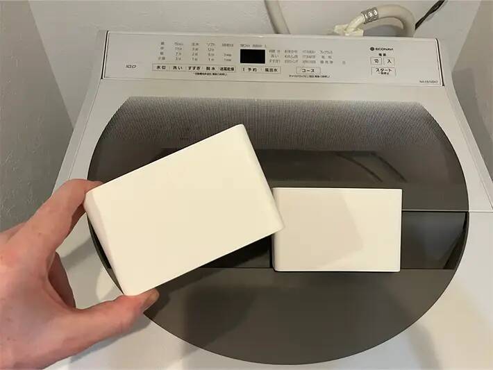 洗濯のたびに「あれどこだっけ？」が消えた　ダイソーのマグネットポケットを洗濯機に貼りつけてみたら…