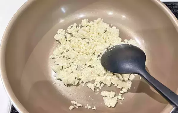 「ご飯の『かさ増し』に使ったのは…？　節約チャーハンに夫も子供も大満足【節約レシピ】」の画像