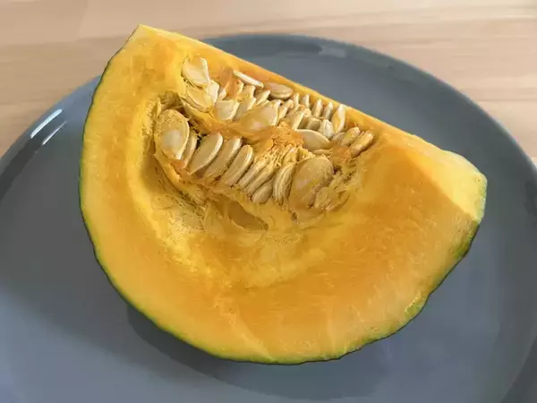 ホクホク食感に家族も絶賛！　フライパンごと食卓に出せる『揚げないコロッケ風』