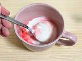 「ヨーグルトに『大さじ2杯』混ぜて放置　できあがりに「ぜい沢な朝食になった」「かわいい」」の画像1
