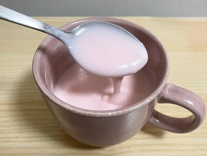 ヨーグルトに『大さじ2杯』混ぜて放置　できあがりに「ぜい沢な朝食になった」「かわいい」