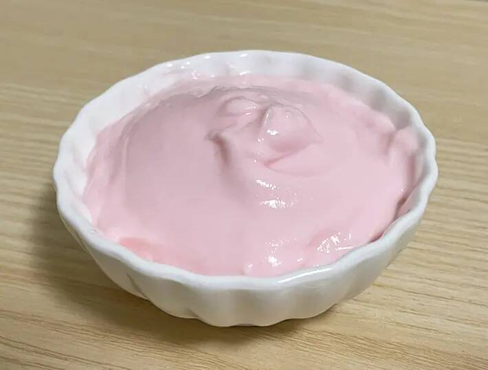 ヨーグルトに『大さじ2杯』混ぜて放置　できあがりに「ぜい沢な朝食になった」「かわいい」