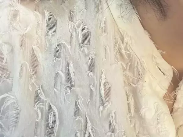 洗面所を這いずり回って探したパフ、見つけた場所が？「声が出た」「気づかないなんて最高」
