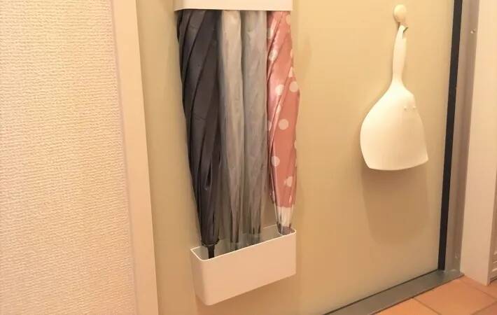 ダイソーの傘たてを冷蔵庫に？　活用法に「天才かも」「すぐ欲しい」【意外な活用法4選】