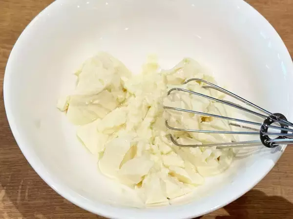 「豆腐に『大さじ3杯』の片栗粉を入れただけで？　餅を超える“もっちもち”に驚き！」の画像