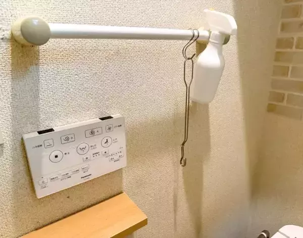 「トイレブラシはもう洗いません！　そのまま流せるダイソーのアイテムが超優秀」の画像
