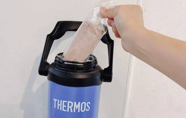 水筒に『保冷剤』とアイスを入れて放置　5時間後の結果に「これはすごい」