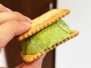 連休中の『おやつ』はこれで決まり！　挟むだけの簡単アレンジに「食感がいい！」