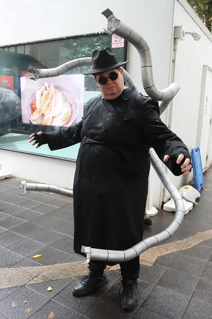 ミャクミャクが擬人化！？　『池ハロ』参加者がコスプレにかける思いとは【独自取材】