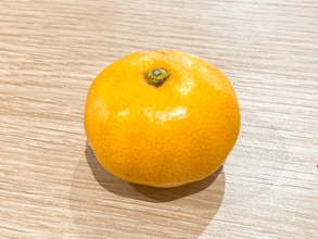 指も汚さず10秒で完了！？　和歌山みかん農家流の皮むき術が？