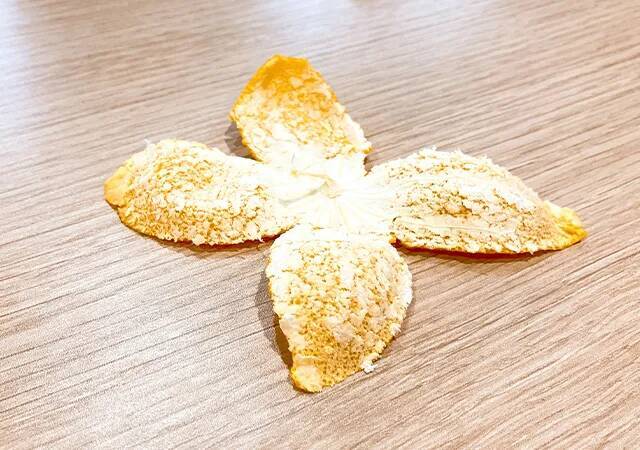 指も汚さず10秒で完了！？　和歌山みかん農家流の皮むき術が？