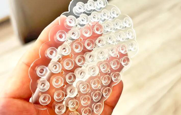 洗面所もキッチンもスッキリ！ セリア『吸着シート』活用アイディア